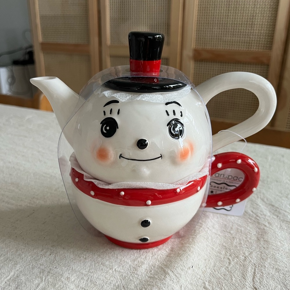Johanna Parker holiday tea set